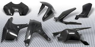How Carbon Fiber Enhances the Panigale V4S Experience